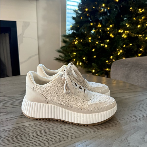 DV by Dolce Vita sneakers! - Picture 4 of 6